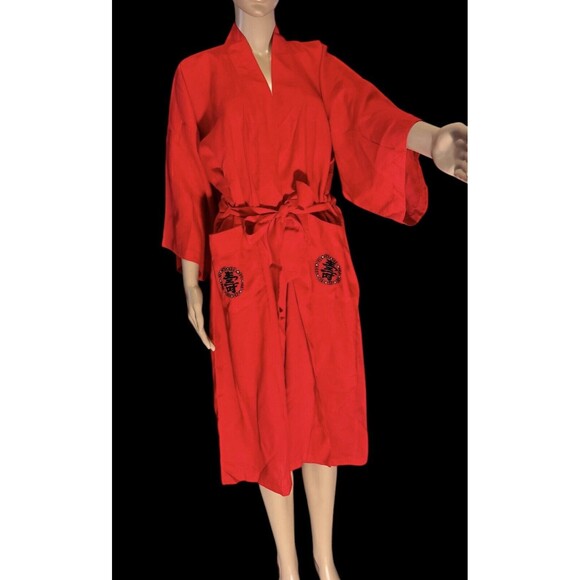 Vintage 70s Embroidered Kimono Robe with pockets Red Black Asian Symbol L - Picture 7 of 10